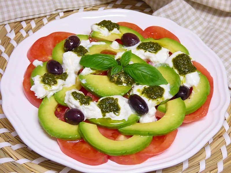 Ensalada de Tomate burrata y pesto